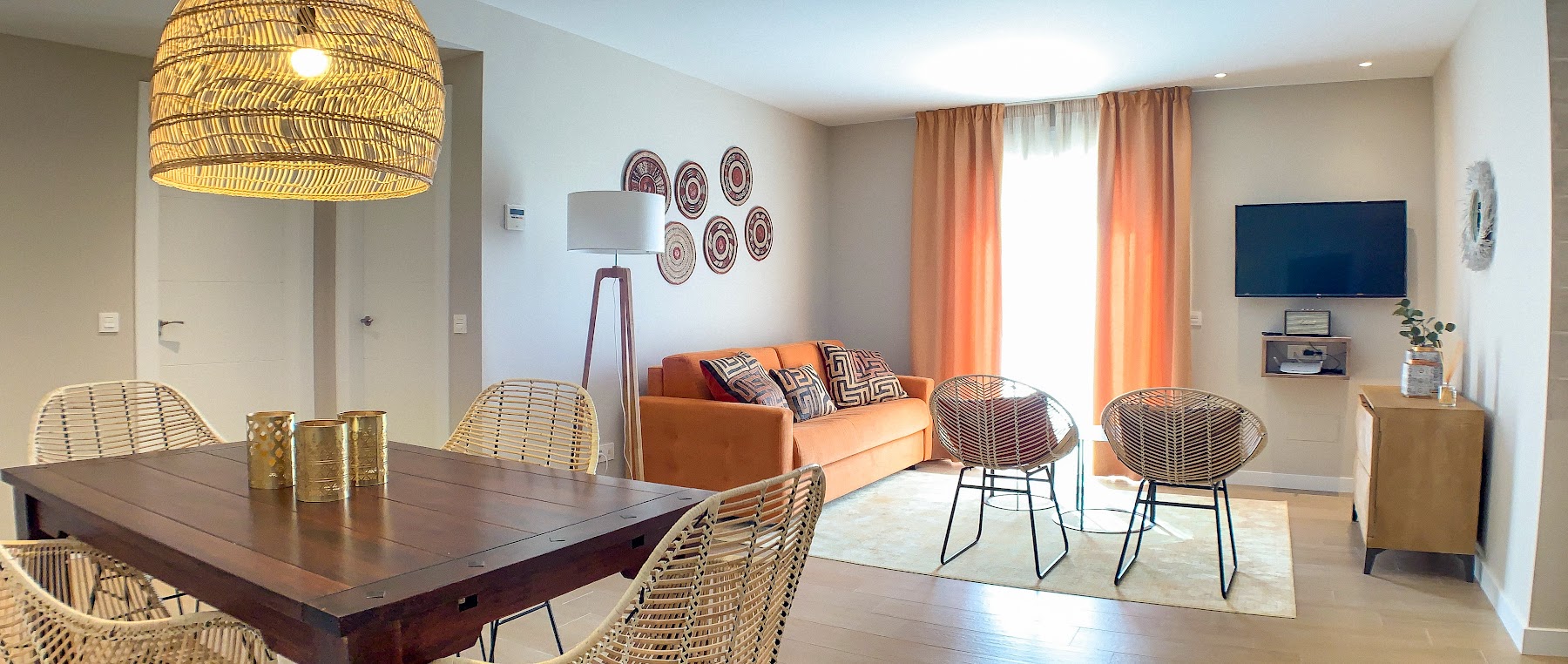 America Suite living room, bright and welcoming
